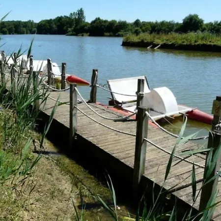 Mobil-home Confortable Avec Terrasse Pour 5 Personnes - Api-1-52-1020 * Martiel