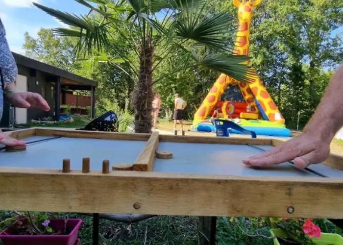 Camping Mobil-home Confortable Avec Terrasse Pour 5 Personnes - Api-1-52-1020 *