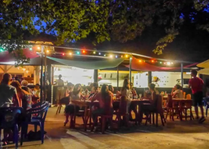 Camping Mobil-home Confortable Avec Terrasse Pour 5 Personnes - Api-1-52-1020 Martiel