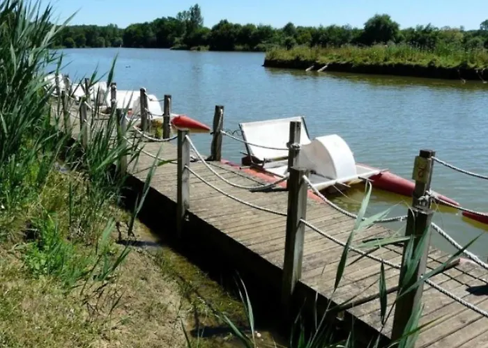 Mobil-home Confortable Avec Terrasse Pour 5 Personnes - Api-1-52-1020 * Martiel