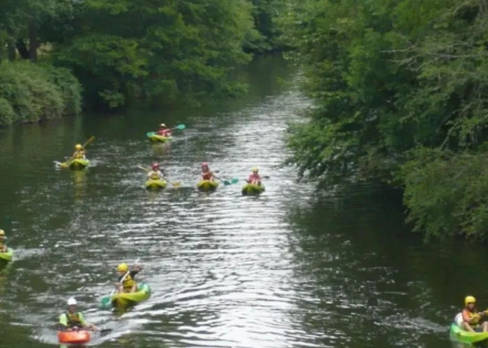 Camping Mobil-home Confortable Avec Terrasse Pour 5 Personnes - Api-1-52-1020 *