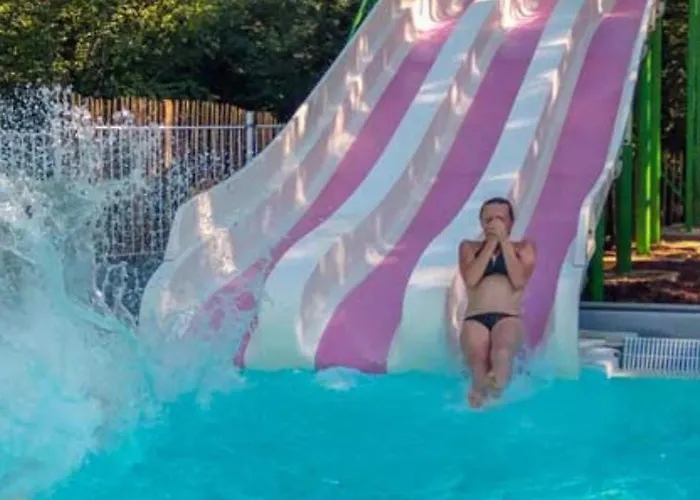 Mobil-home Confortable Avec Terrasse Pour 5 Personnes - Api-1-52-1020 Camping